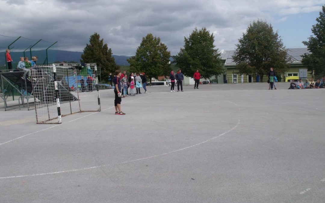 Noč čarovnic in tradicionalni slovenski zajtrk v Špitaliču